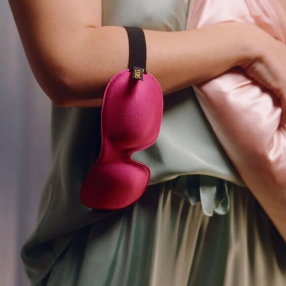 New! Smug Contoured  3D Blackout Sleep Mask - Bright Pink - Picture 5 of 5